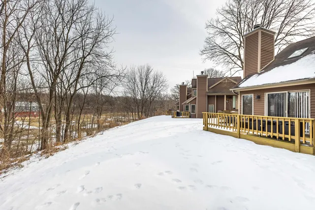 $257,500 | 120 Walnut Hill Drive, Galena, IL 61036