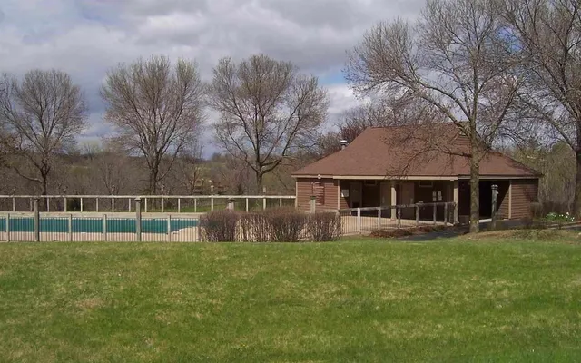 $257,500 | 120 Walnut Hill Drive, Galena, IL 61036