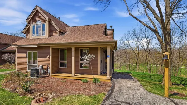 $257,500 | 120 Walnut Hill Drive, Galena, IL 61036
