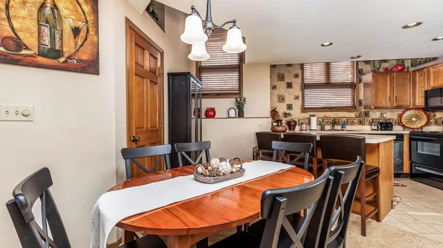 $257,500 | 120 Walnut Hill Drive, Galena, IL 61036