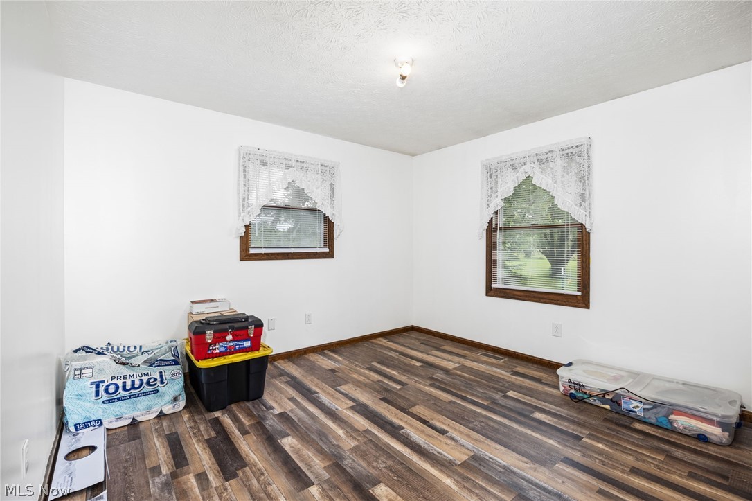 18746 Baird Road Wellington, OH 44090 - Photo 9 of 32