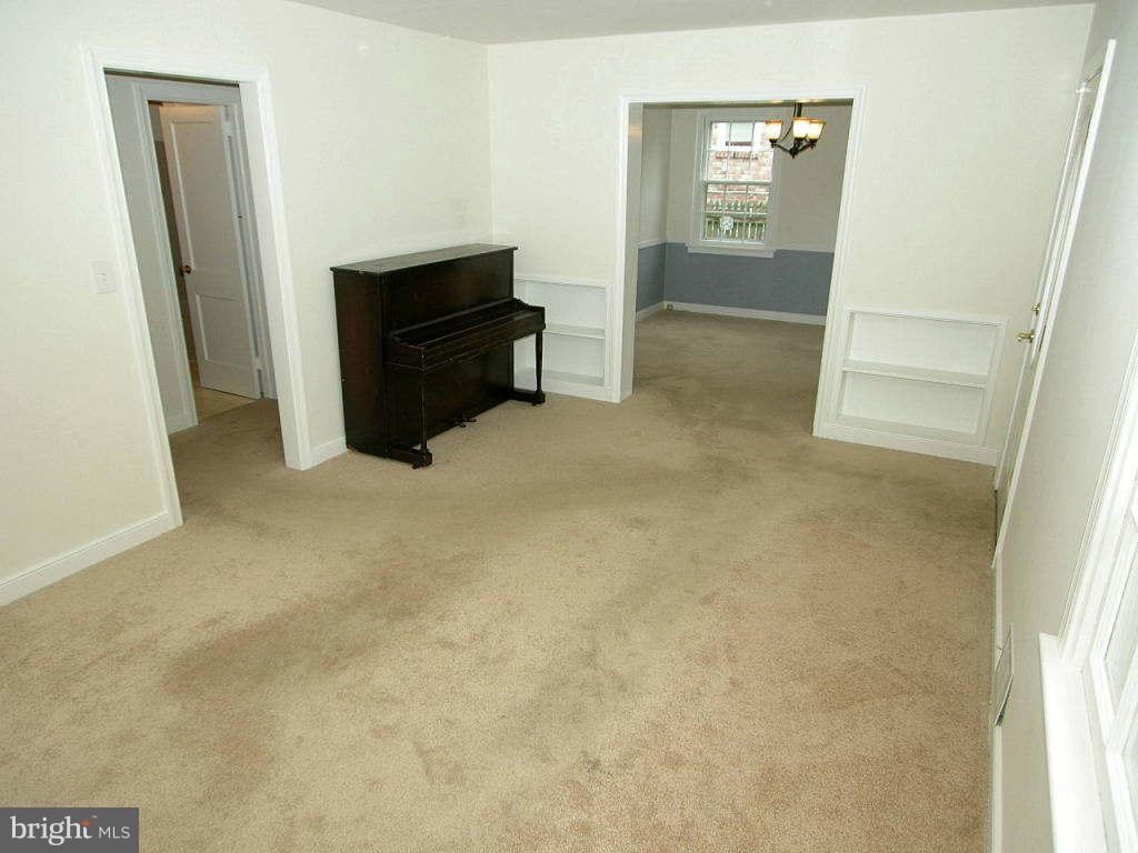 2510 Sheraton Street Silver Spring, MD 20906 - Photo 2 of 21 an empty room with closet