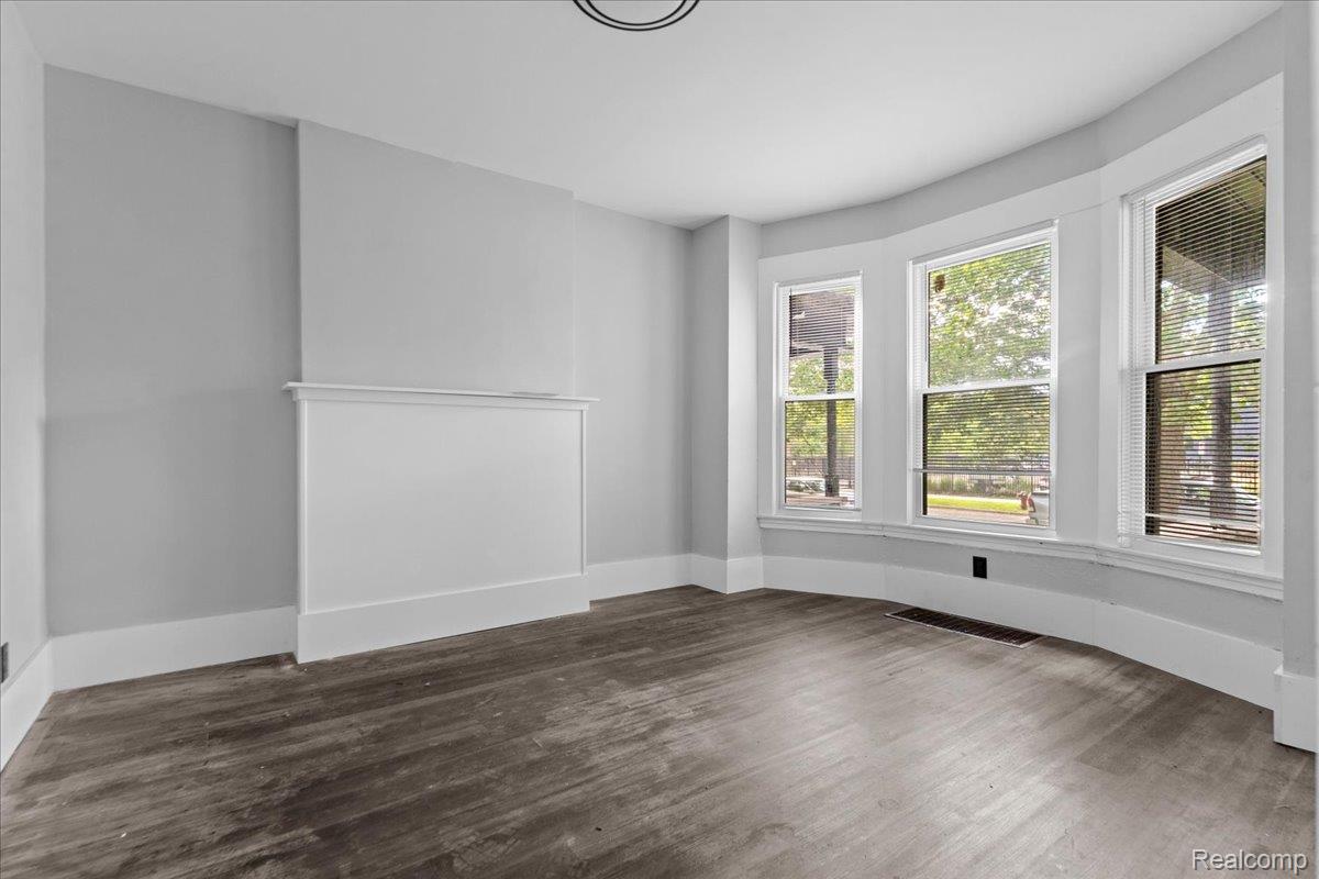 58 East Philadelphia Street Detroit, MI 48202 - Photo 5 of 24 05-58 E Philadelphia St_4.jpg