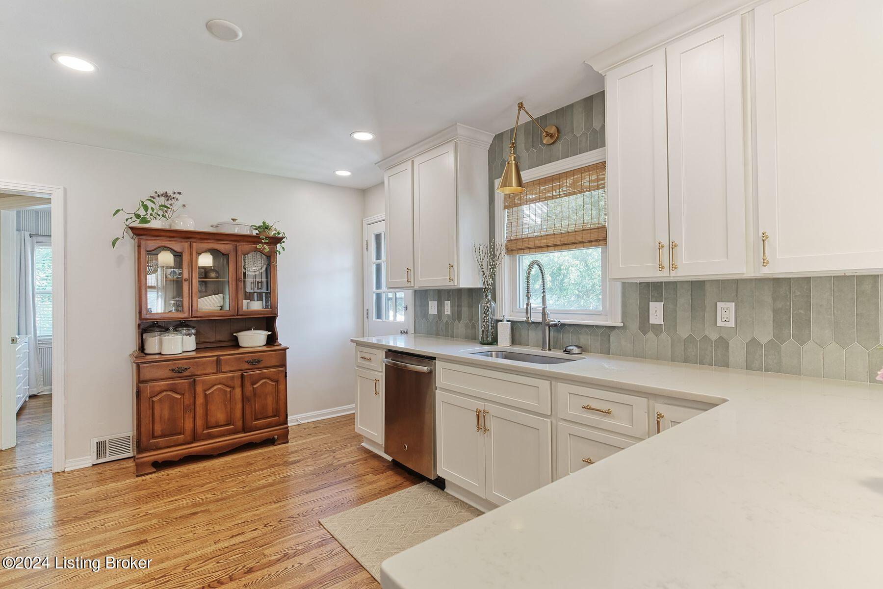 4418 Blenheim Road Louisville, KY 40207 - Photo 13 of 33 photo_online_013