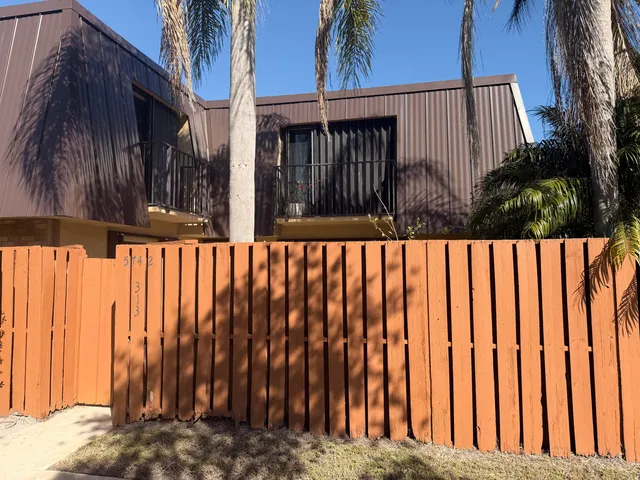 $275,000 | 5742 Southeast Windsong Lane, Stuart, FL 34997