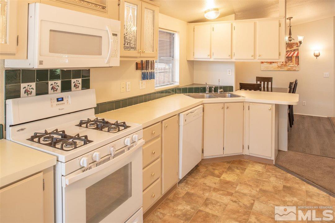 330 Magnolia Way Reno, NV 89506 - Photo 8 of 35 Photo 8