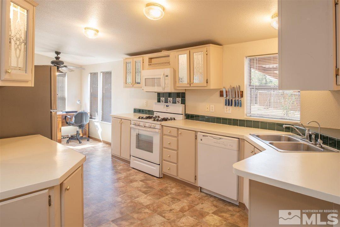 330 Magnolia Way Reno, NV 89506 - Photo 9 of 35 Photo 9