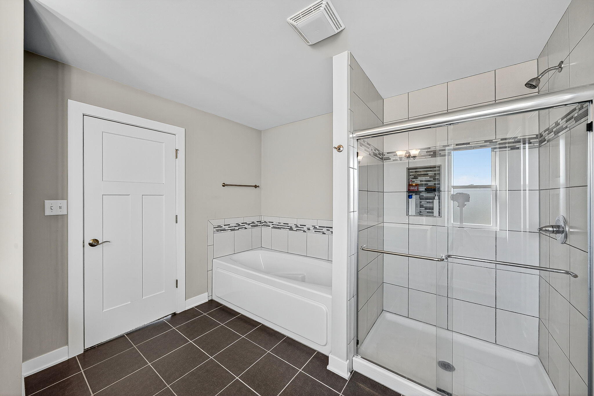 244 Falcon Way Valparaiso, IN 46385 - Photo 14 of 25 2048x1365