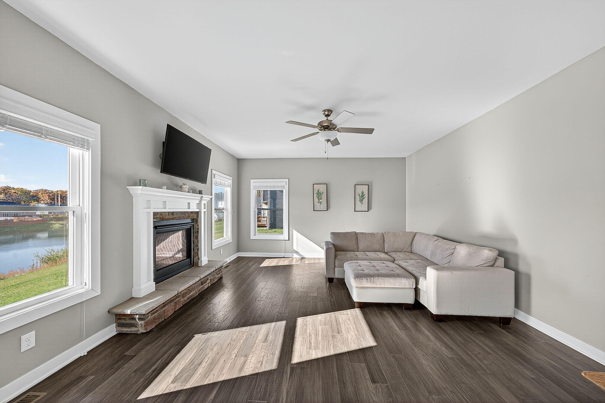 244 Falcon Way Valparaiso, IN 46385 - Photo 7 of 25 2048x1365