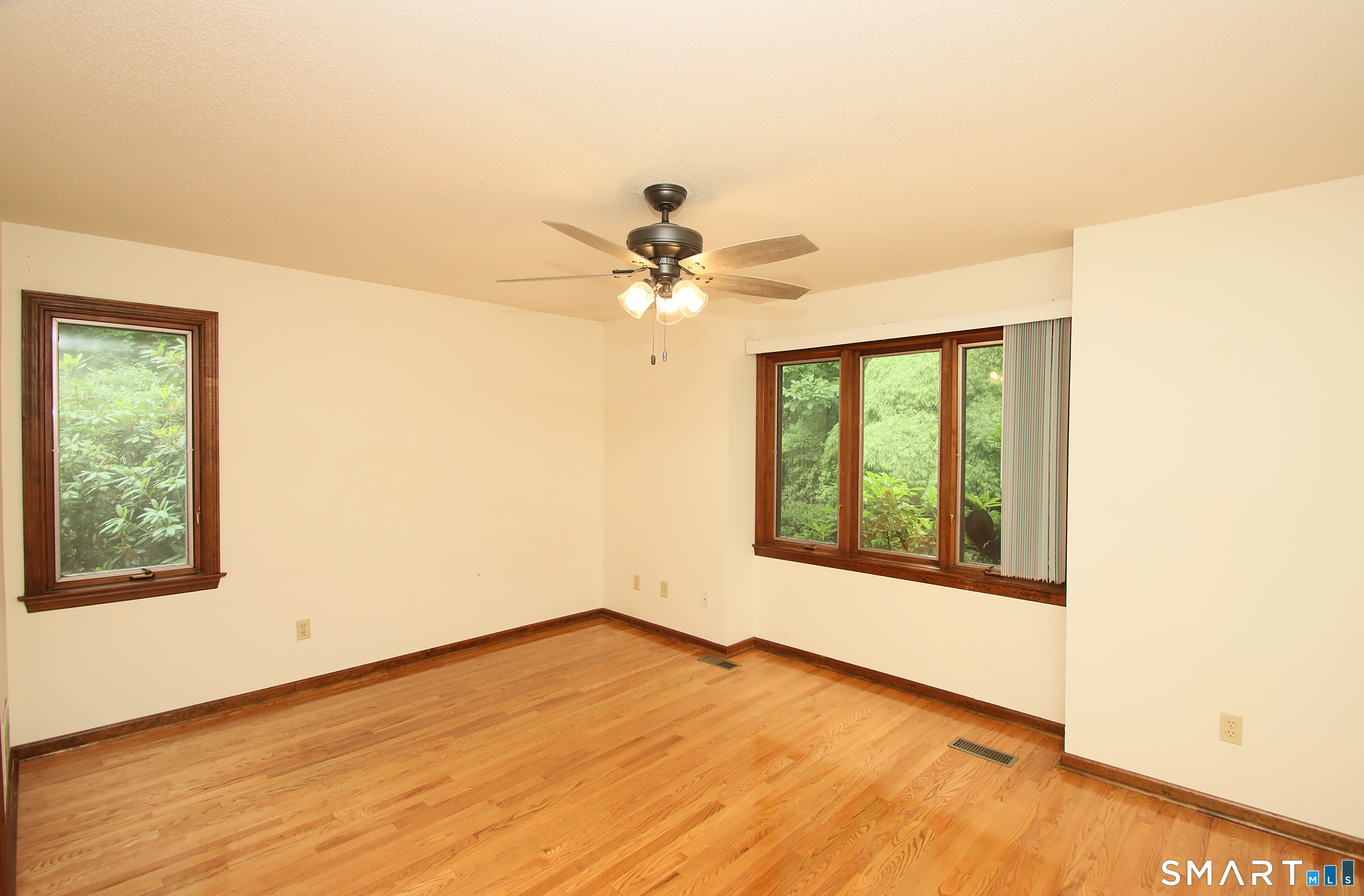 352 Center Street Wolcott, CT 06716 - Photo 24 of 40 an empty room with a window