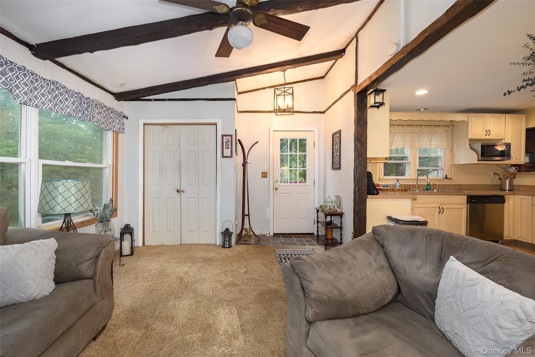 24 Dutchess Hill Road Poughkeepsie, NY 12601 - Photo 9 of 23