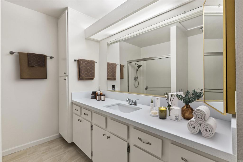 4378 Dowitcher Way Oceanside, CA 92057 - Photo 15 of 47 En Suite Primary Bath