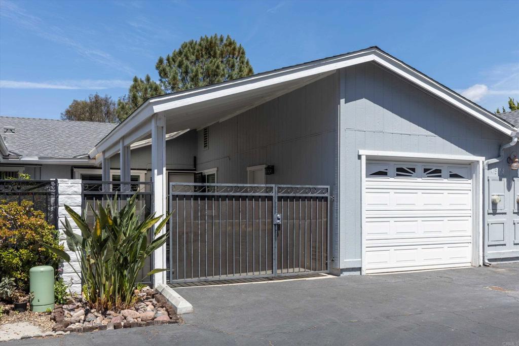 4378 Dowitcher Way Oceanside, CA 92057 - Photo 20 of 47 Garage