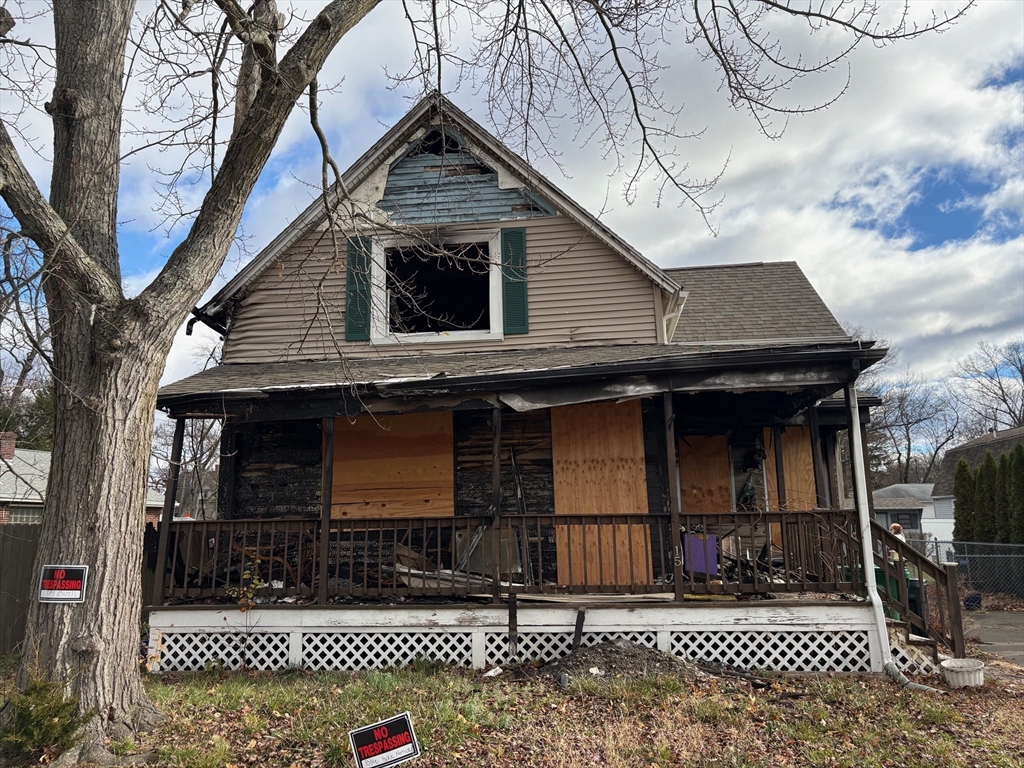 15 Hudson Avenue Chicopee, MA 01020 - Photo 1 of 7 a front view of a house