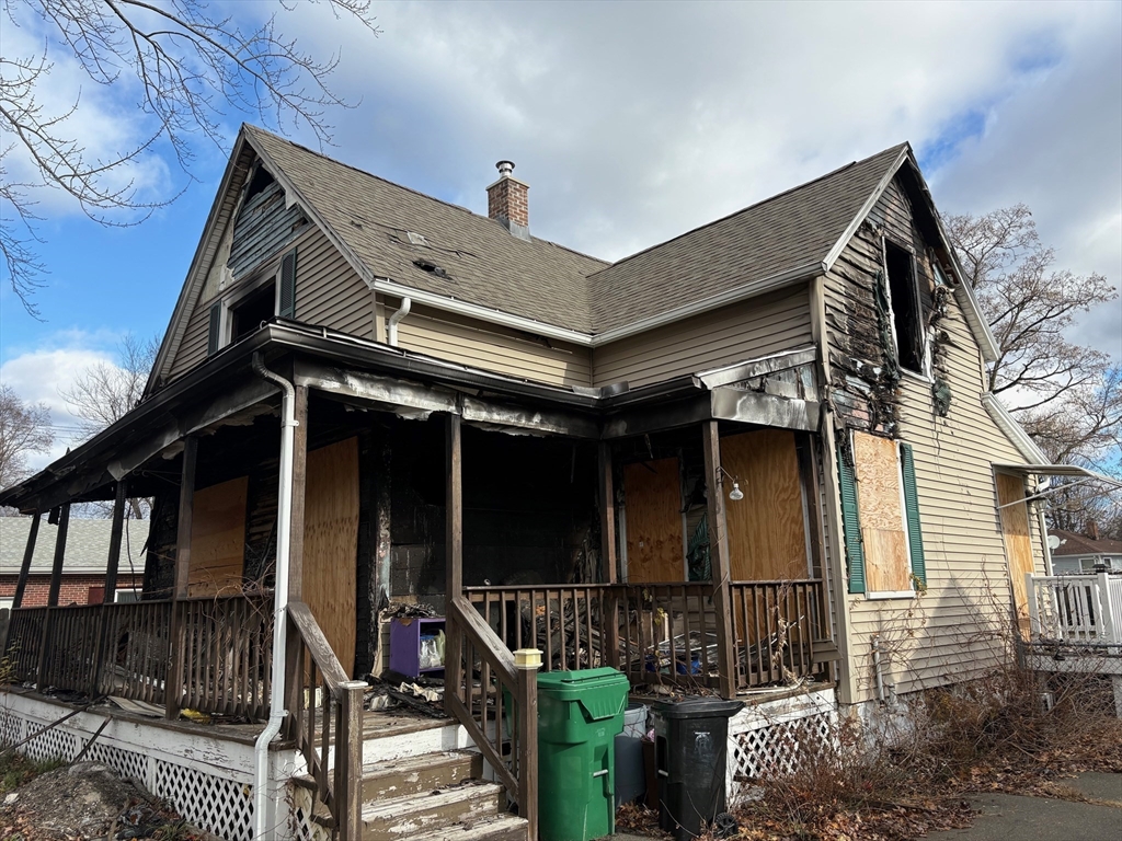 15 Hudson Avenue Chicopee, MA 01020 - Photo 2 of 7