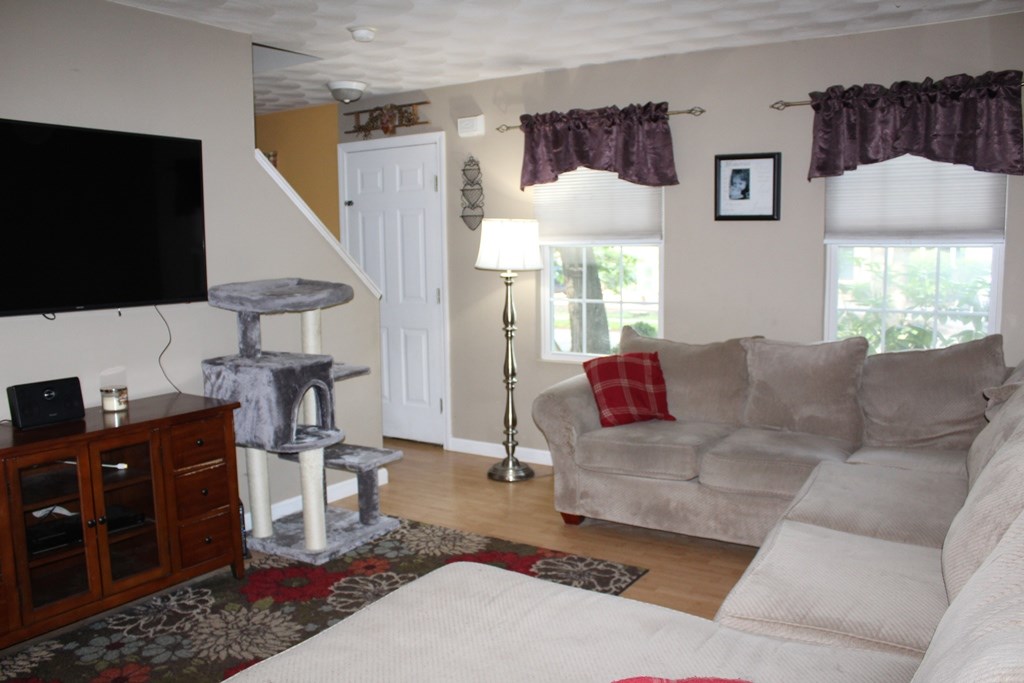 205 Nausauket Road Warwick, RI 02886 - Photo 8 of 24