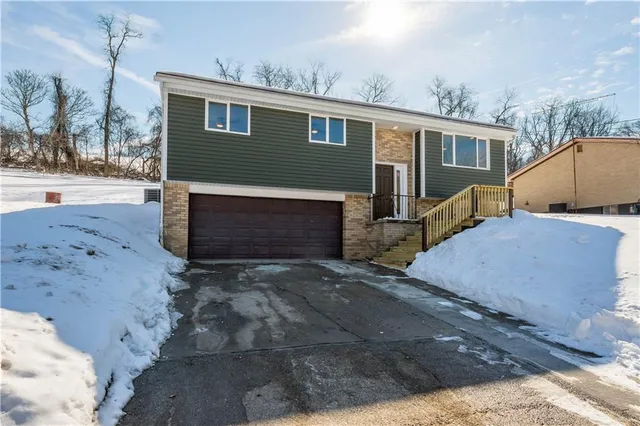 $279,000 | 260 Twin Bridges Road, Charleroi, PA 15022