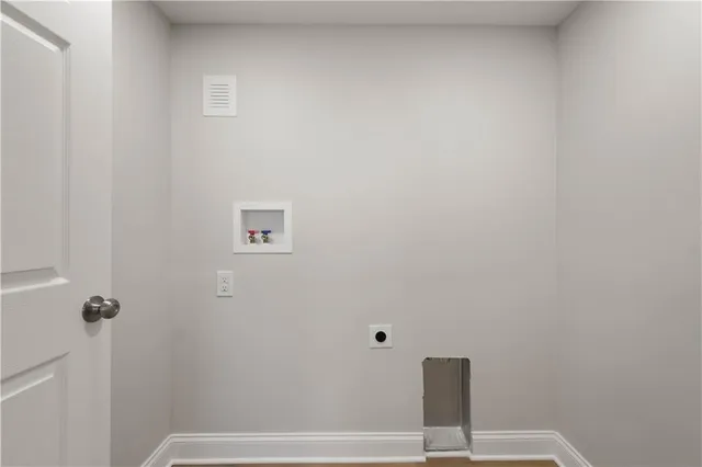 $279,000 | 260 Twin Bridges Road, Charleroi, PA 15022