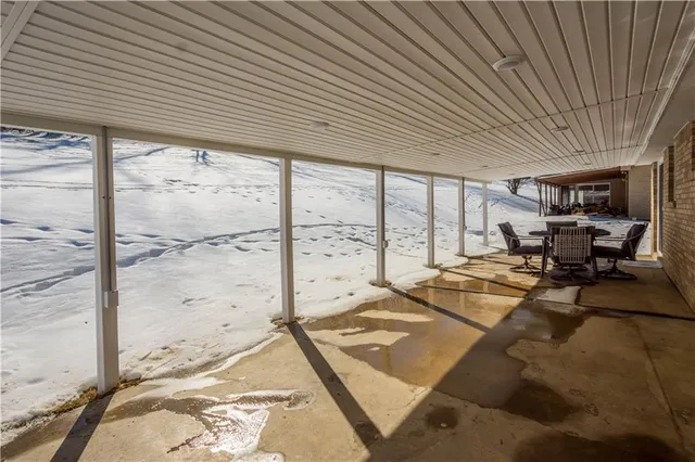 $279,000 | 260 Twin Bridges Road, Charleroi, PA 15022