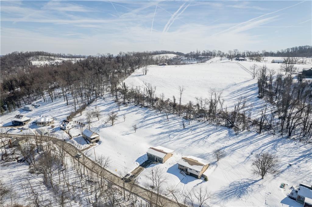 260 Twin Bridges Road Charleroi, PA 15022 - Photo 5 of 34