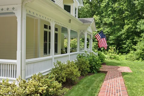 $1,550,000 | 1097 Johnny Hall Road, Burns, TN 37029