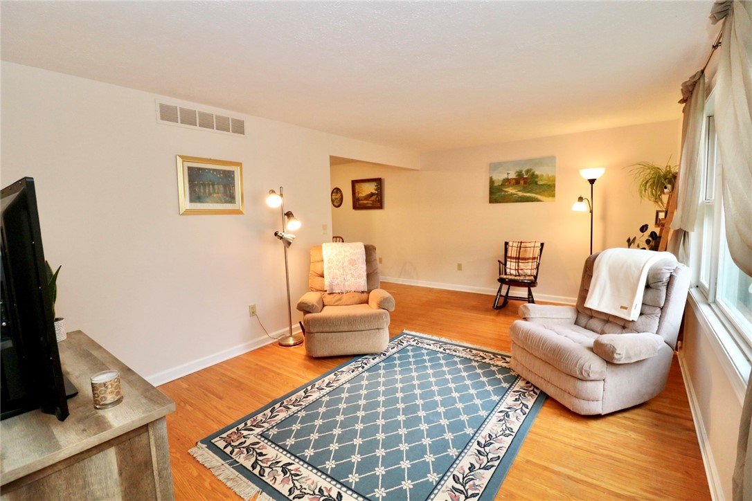 1096 Everwild View Webster, NY 14580 - Photo 6 of 46