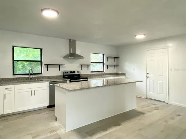 $2,595 | 1612 East 33rd Avenue, Tampa, FL 33610