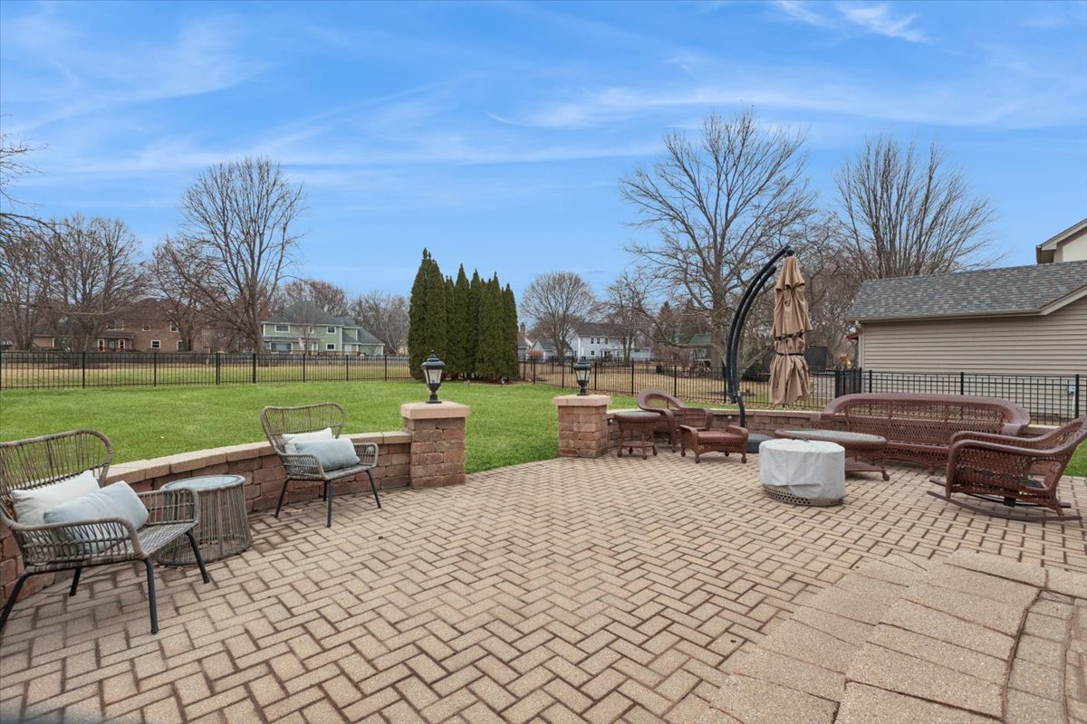 816 South River Road Naperville, IL 60540 - Photo 18 of 29 Gallery Image 18