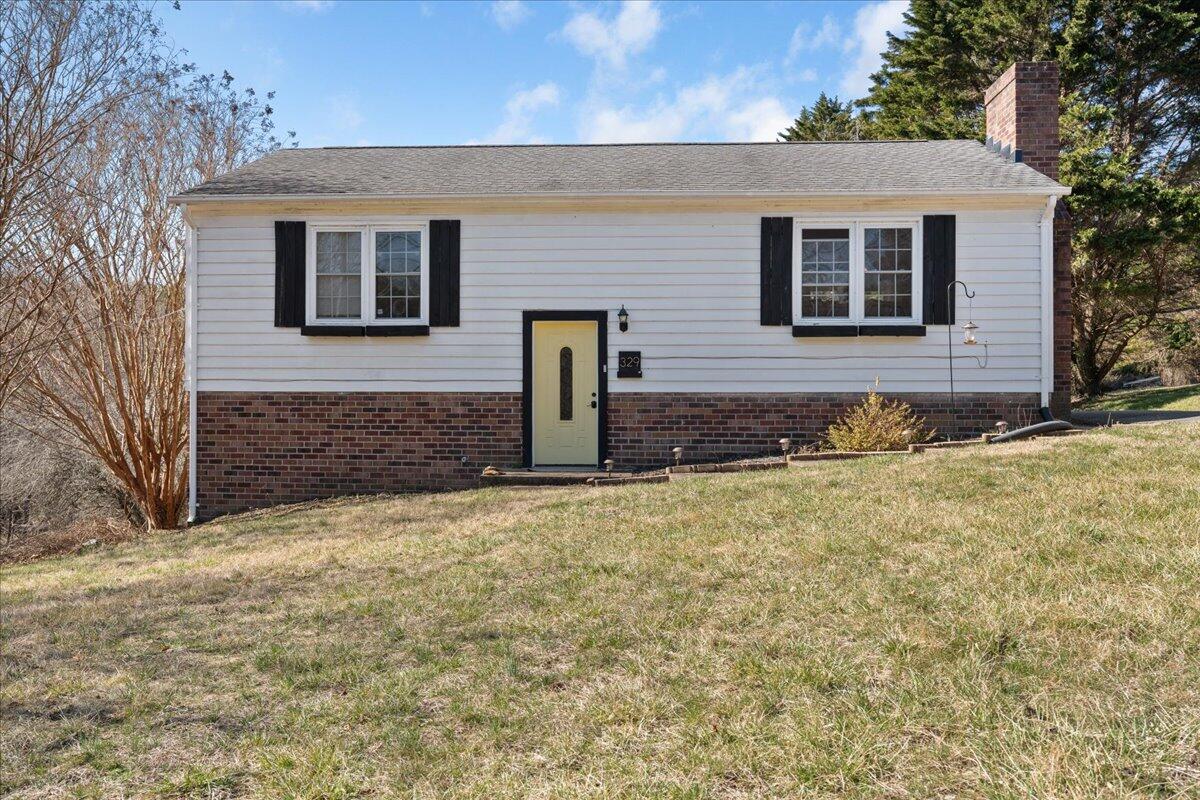 329 Holcomb Path Road Lynchburg, VA 24501 - Photo 1 of 33 Front