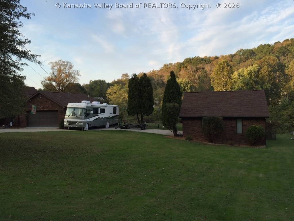 320 Strawberry Road St. Albans, WV 25177 - Photo 4 of 23 Gallery Image 4