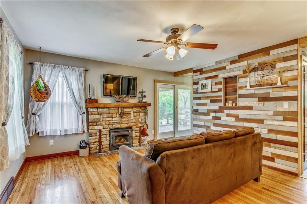 2031 Hulton Road Verona, PA 15147 - Photo 3 of 20 Gallery Image 3