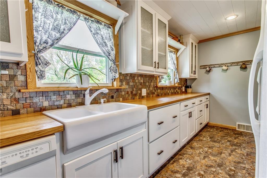 2031 Hulton Road Verona, PA 15147 - Photo 7 of 20 Gallery Image 7