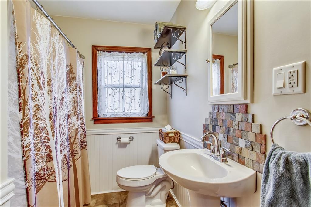 2031 Hulton Road Verona, PA 15147 - Photo 9 of 20 Gallery Image 9