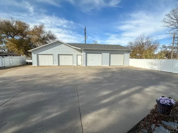 $450,000 | 910 South 10th Street, Lamar, CO 81052
