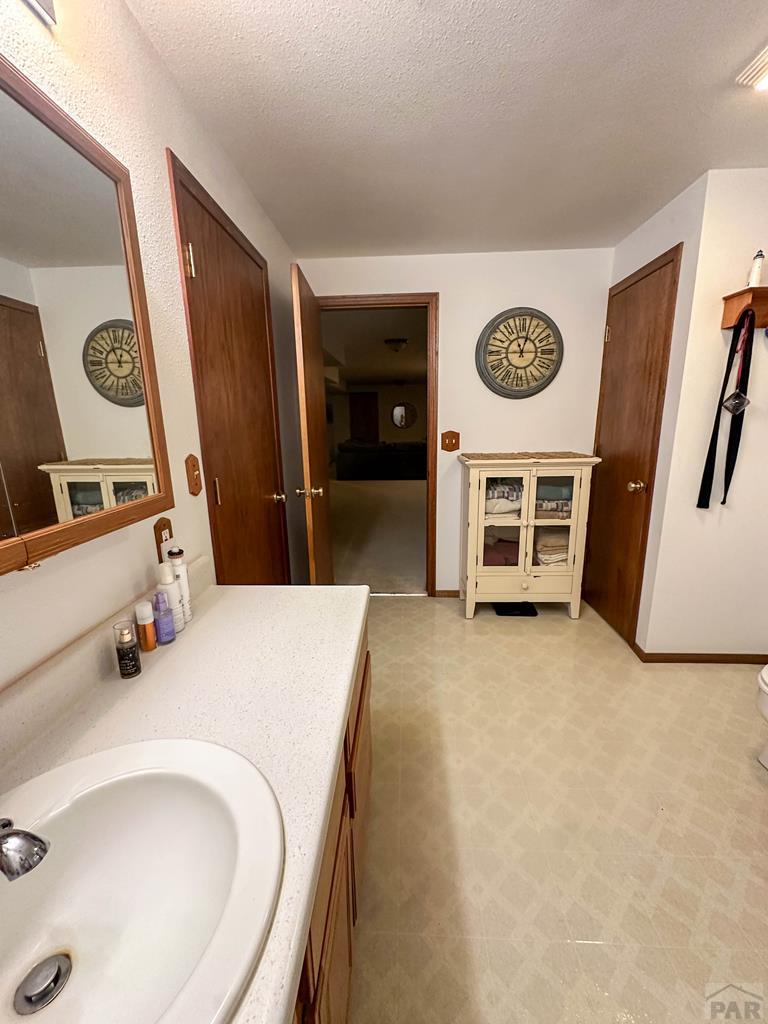 910 South 10th Street Lamar, CO 81052 - Photo 33 of 44