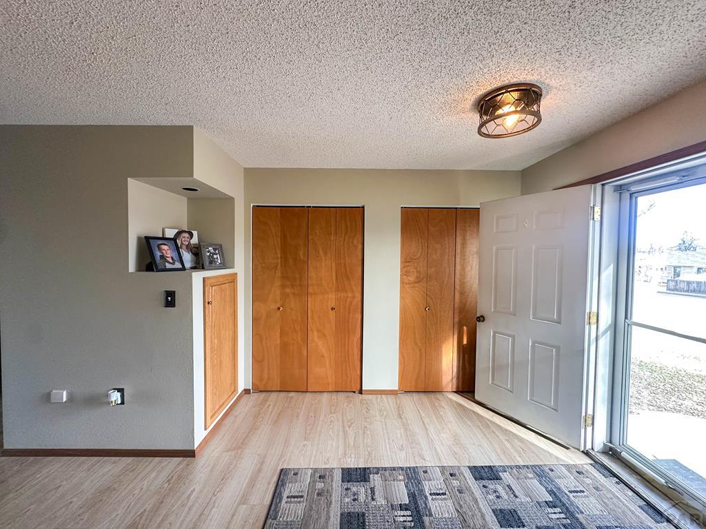 910 South 10th Street Lamar, CO 81052 - Photo 4 of 44
