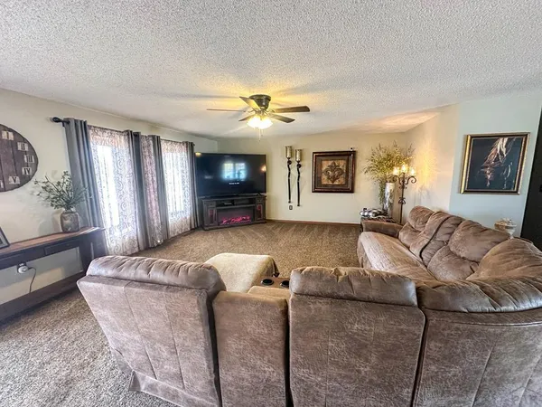 $450,000 | 910 South 10th Street, Lamar, CO 81052