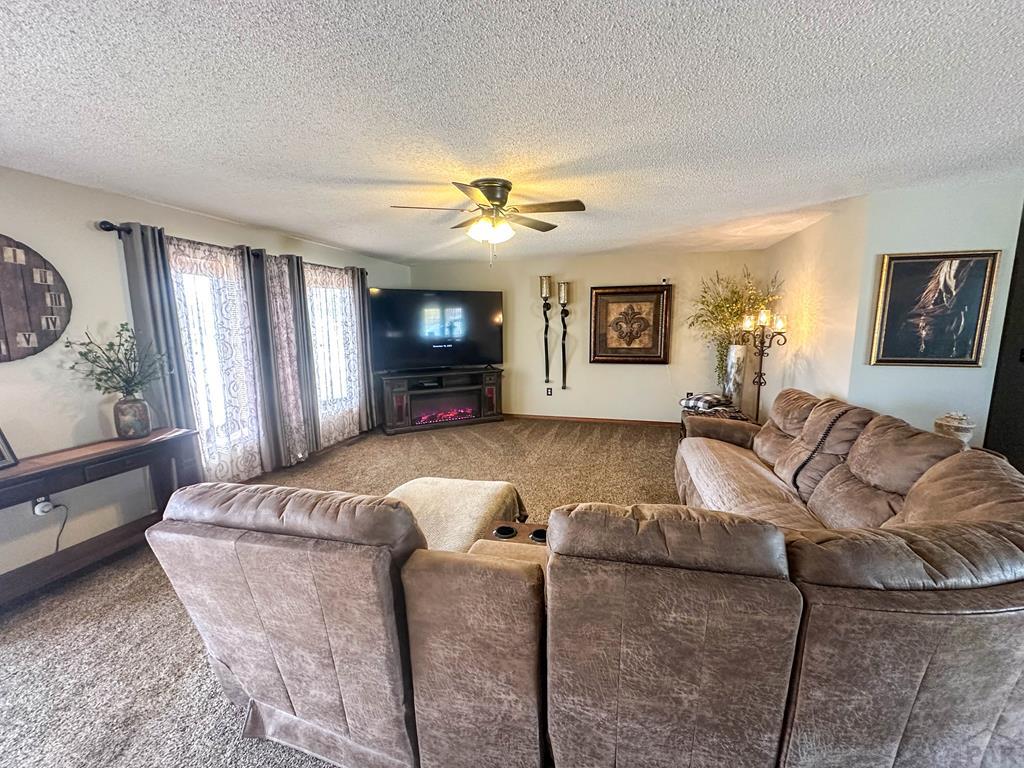 910 South 10th Street Lamar, CO 81052 - Photo 5 of 44