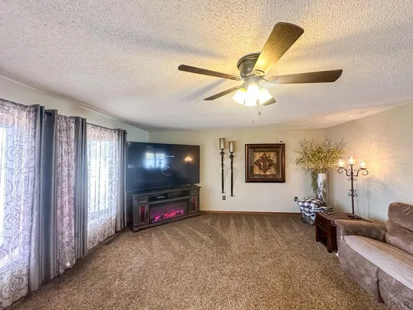 $450,000 | 910 South 10th Street, Lamar, CO 81052