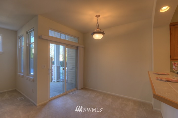 18709 109 Lane Southeast Renton, WA 98055 - Photo 6 of 25 Gallery Image 6