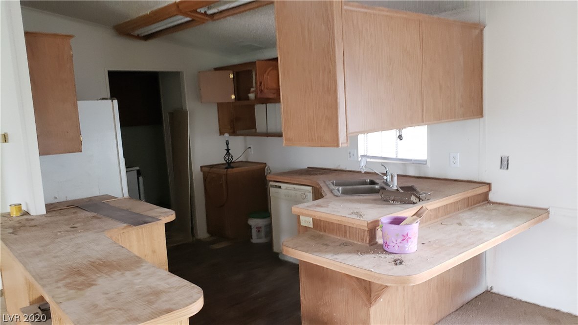 750 Moonstone Avenue Jean, NV 89019 - Photo 9 of 36