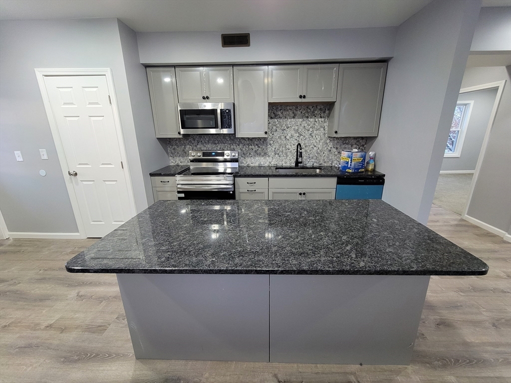 166 Northampton Avenue, Unit 2 Springfield, MA 01109 - Photo 2 of 10