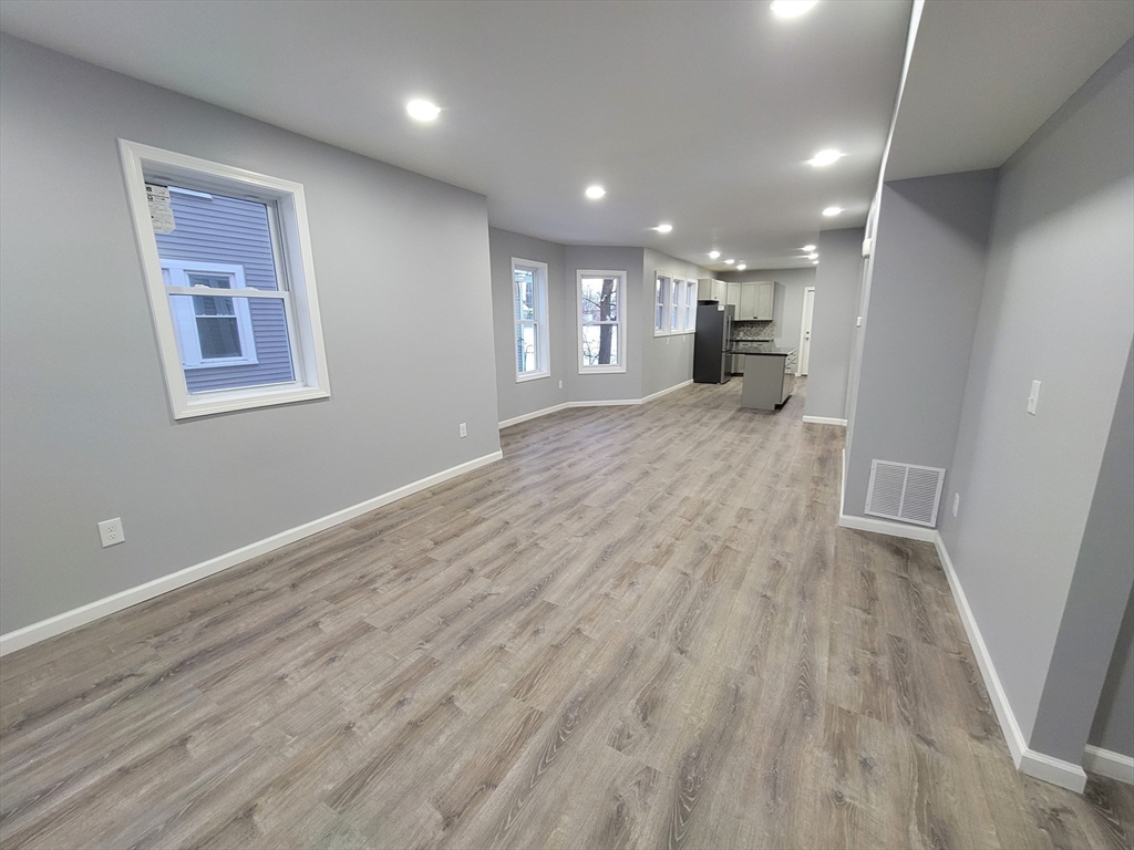 166 Northampton Avenue, Unit 2 Springfield, MA 01109 - Photo 5 of 10