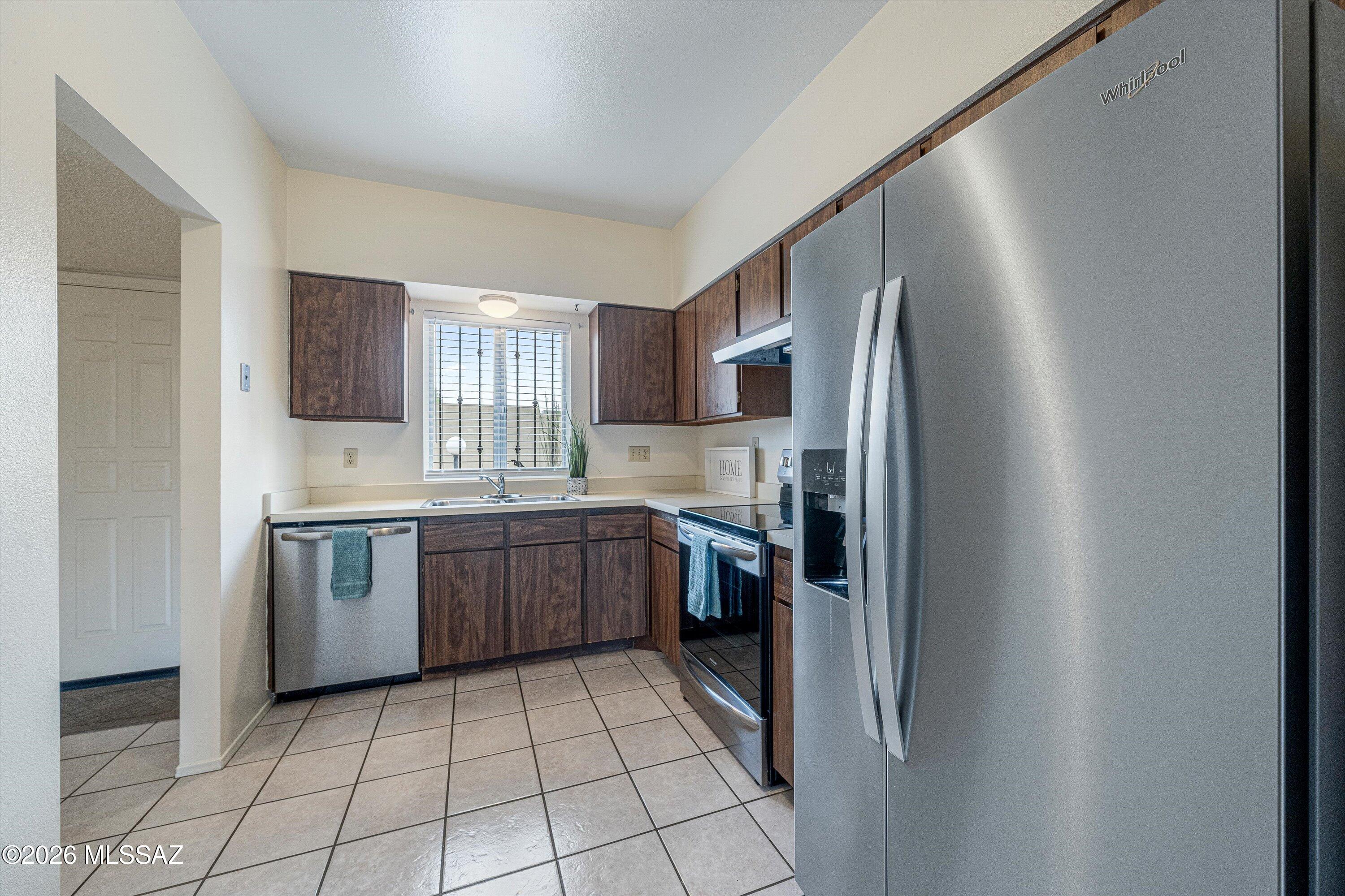 896 South Pantano Road Tucson, AZ 85710 - Photo 9 of 29