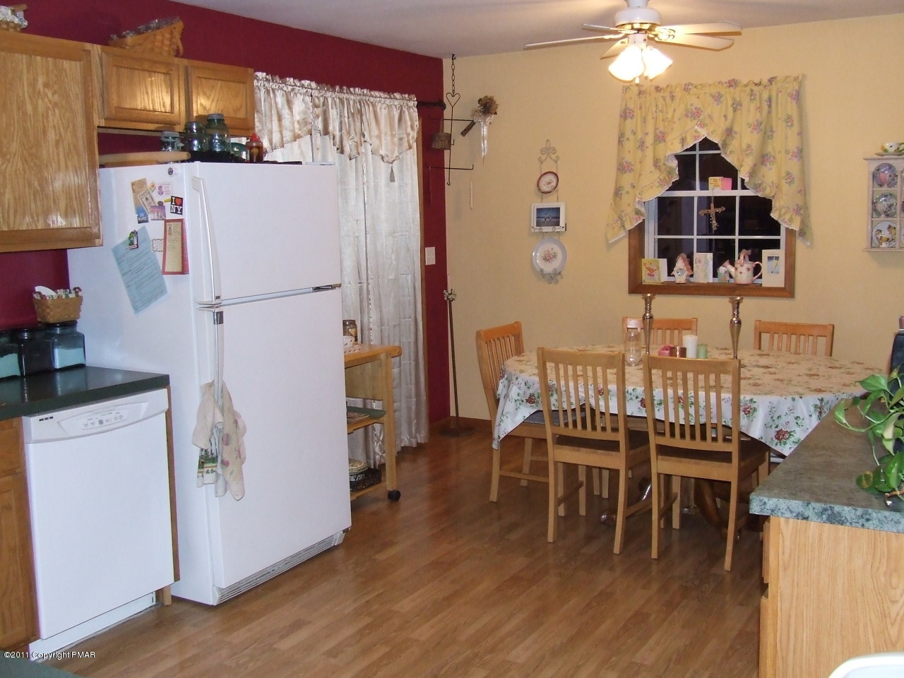 37 Edelweiss Road East Stroudsburg, PA 18302 - Photo 5 of 13 Kitchen & Eating Area Layout