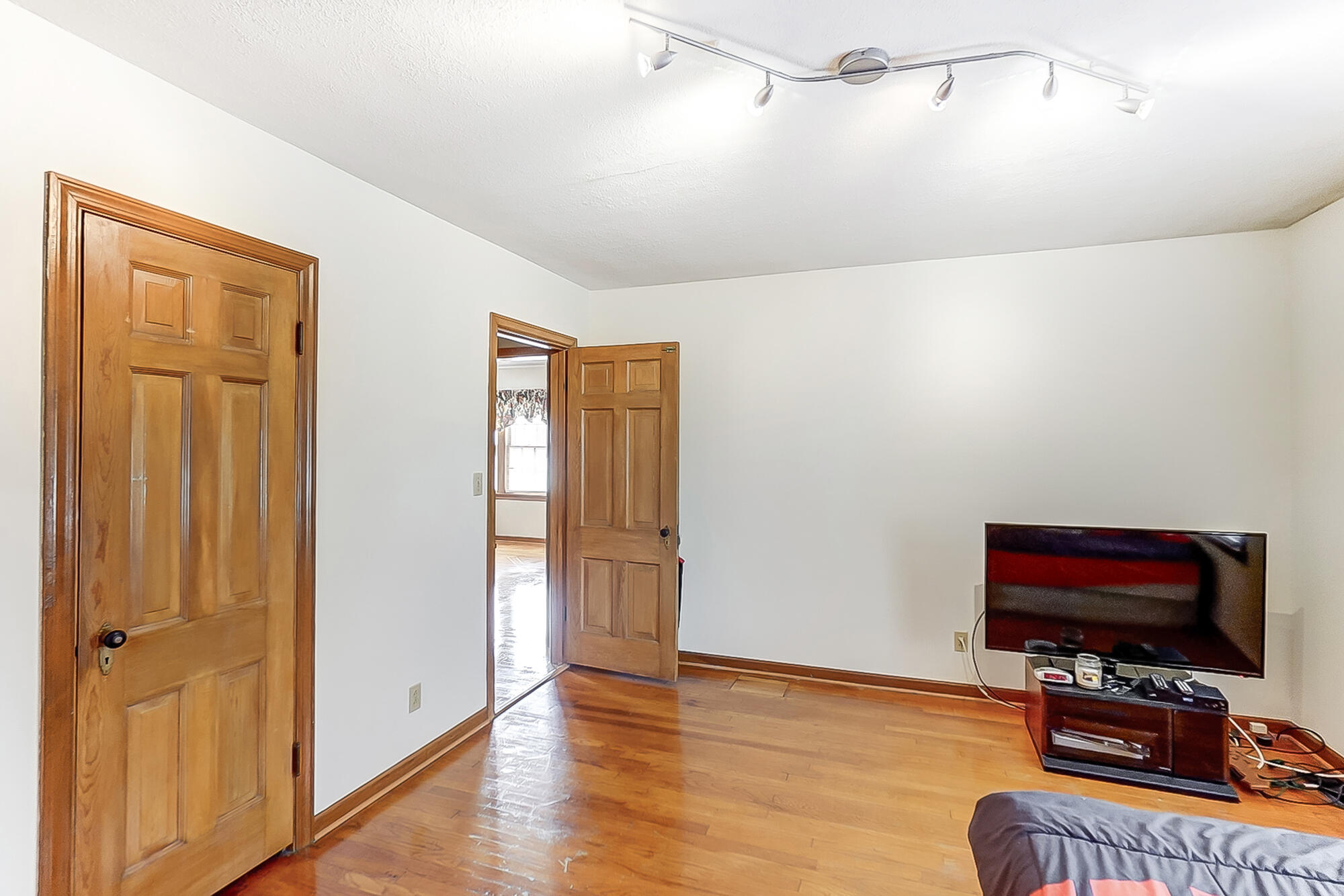 1757 Pembrook Road Springfield, OH 45504 - Photo 7 of 33 Gallery Image 7