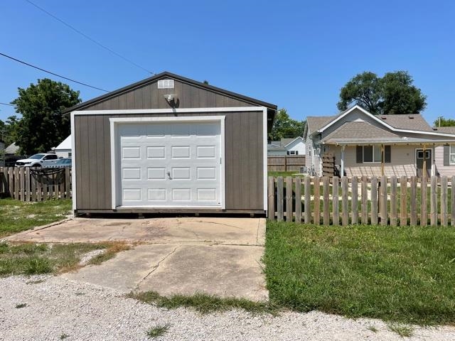 10 Starnes Springfield, IL 62702 - Photo 3 of 22