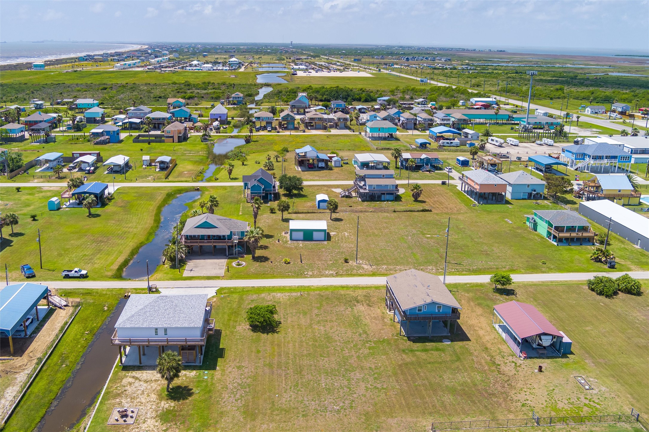962 South Sage Road Crystal Beach, TX 77650 - Photo 5 of 8