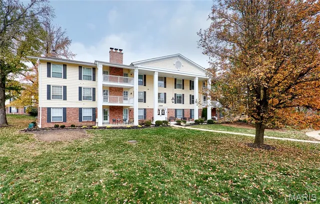 $250,000 | 1525 Hampton Hall Drive, Unit 5, Chesterfield, MO 63017