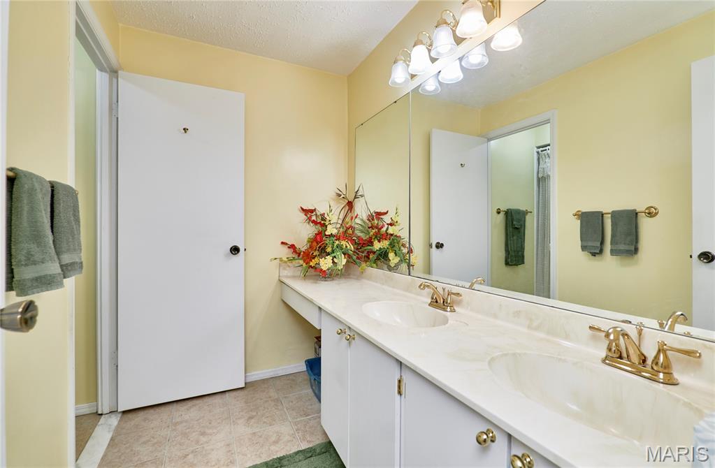 1525 Hampton Hall Drive, Unit 5 Chesterfield, MO 63017 - Photo 26 of 39